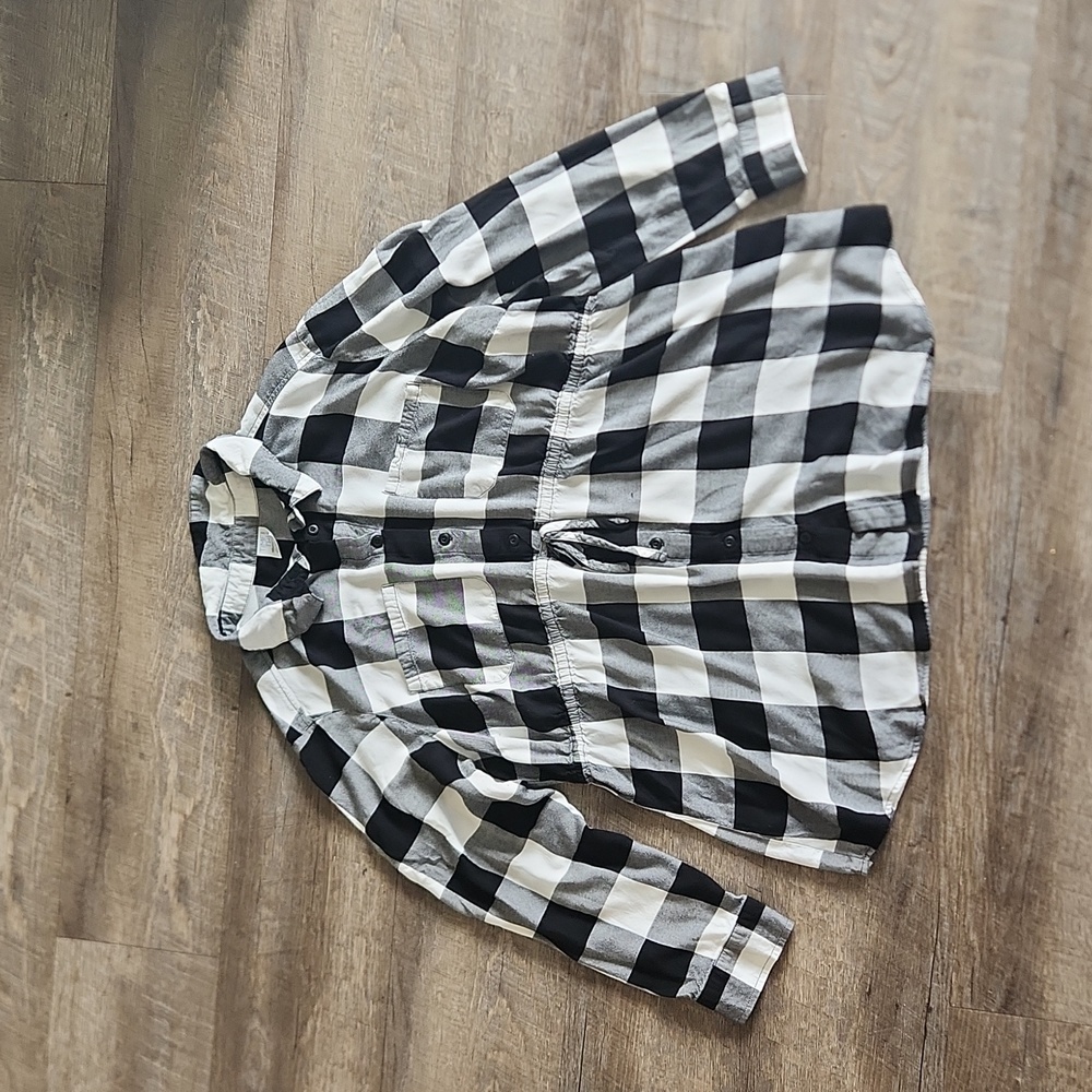 Plaid maternity shirt